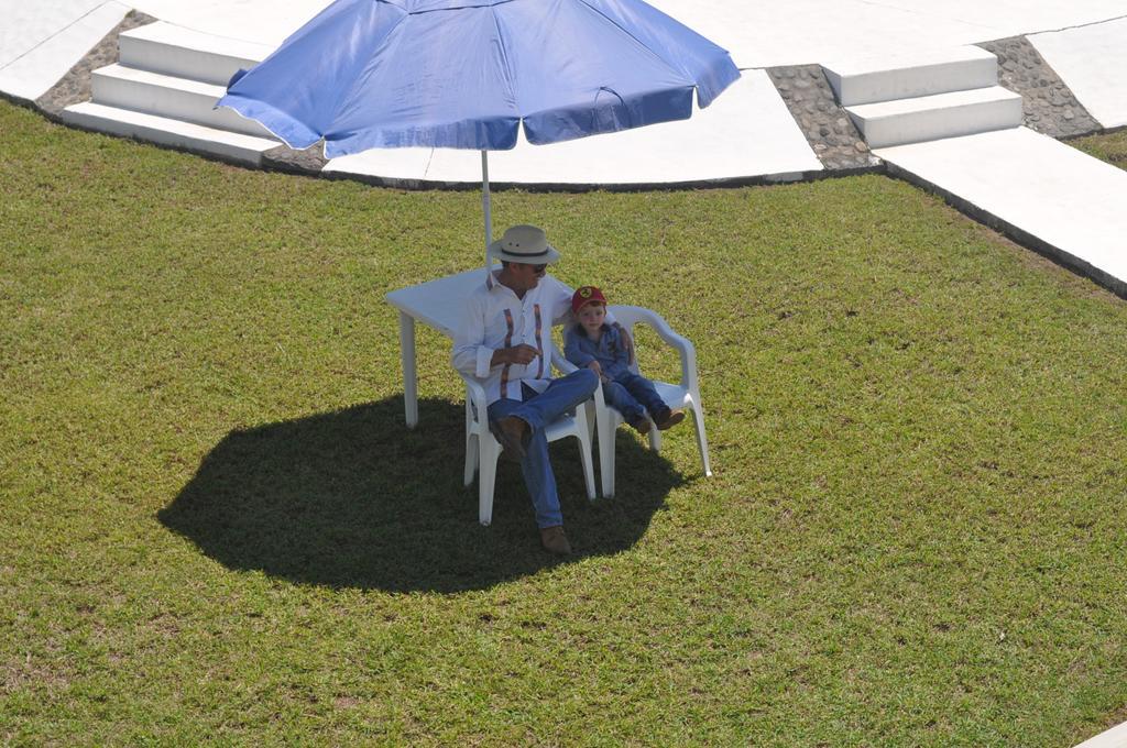 Hotel Azulejos Playa Chachalacas ภายนอก รูปภาพ